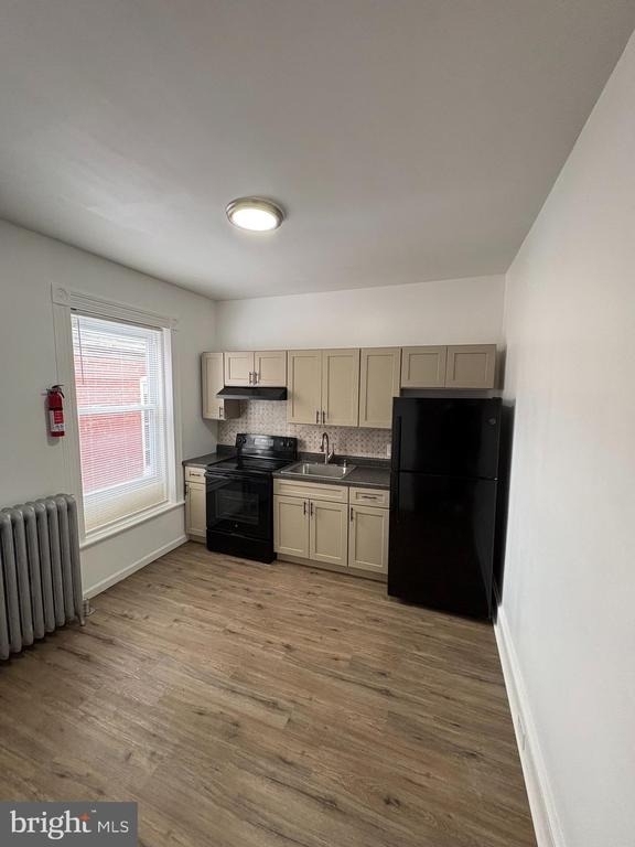 1372 Perkiomen Avenue - Photo 3