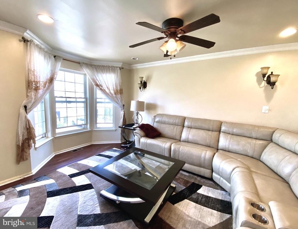 240 William Livingston Court - Photo 4
