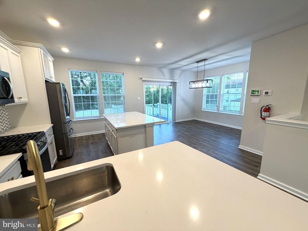 1 Autumn Park Boulevard - Photo 11
