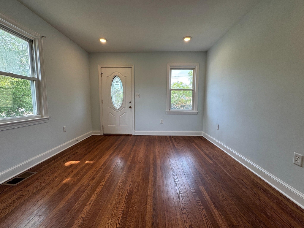 9405 Rhode Island Avenue - Photo 4
