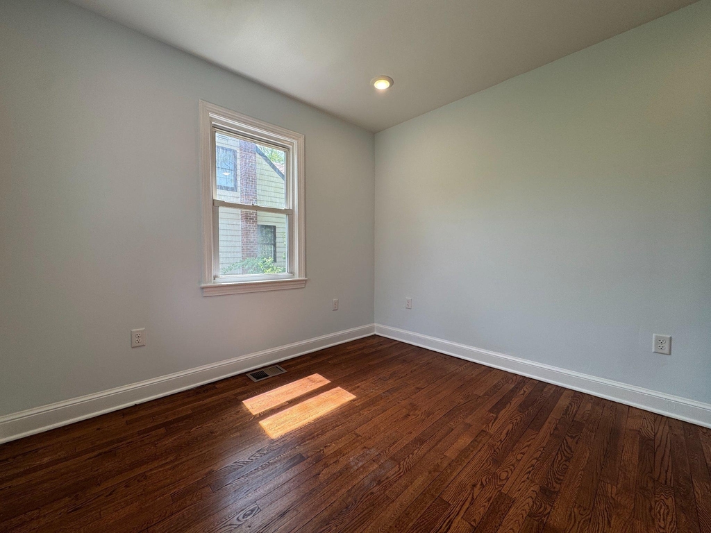 9405 Rhode Island Avenue - Photo 10