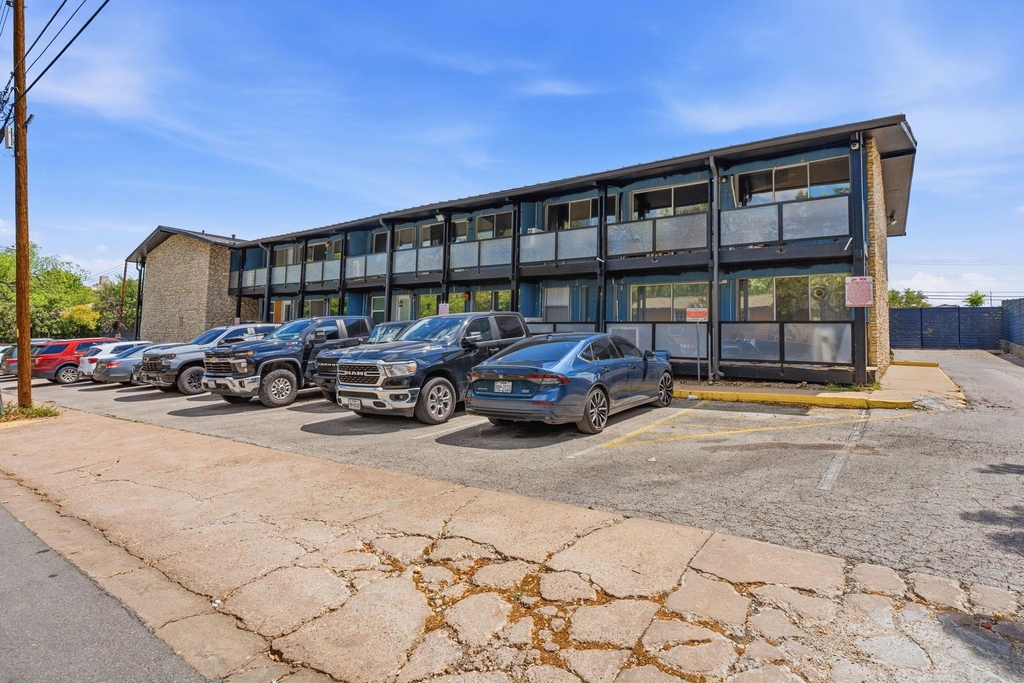 2910 Medical Arts St - Photo 18