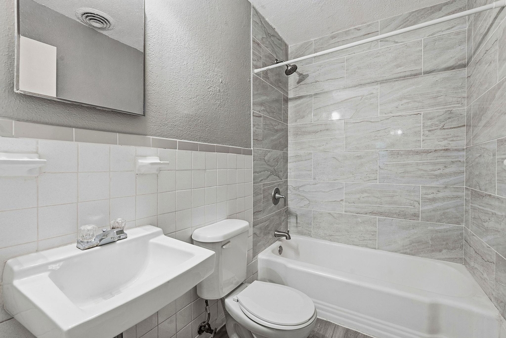 2910 Medical Arts St - Photo 1
