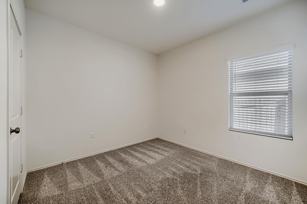 7001 Tonka Ln - Photo 21