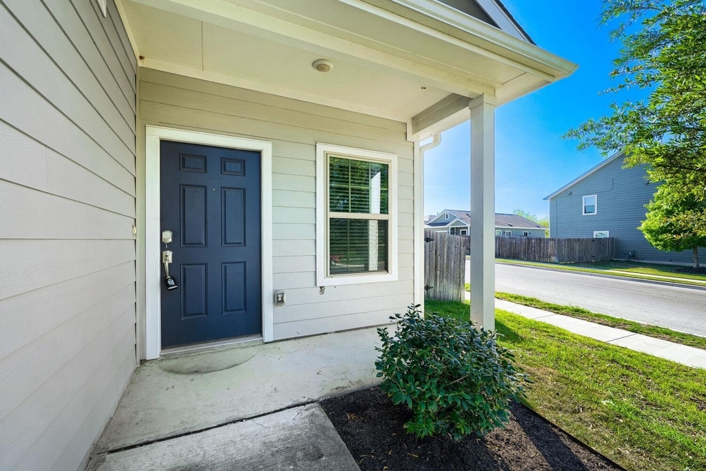 7001 Tonka Ln - Photo 1