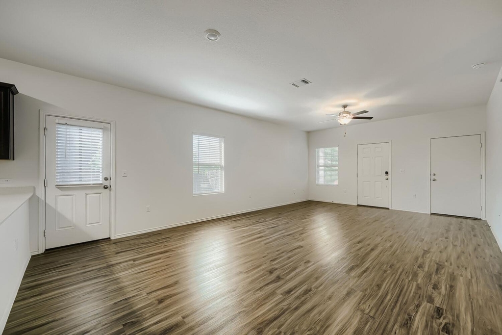 7001 Tonka Ln - Photo 7