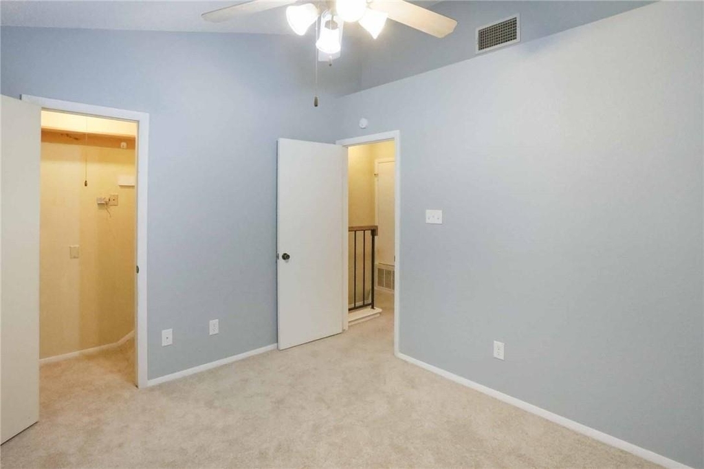 1411 Gracy Farms Ln - Photo 13