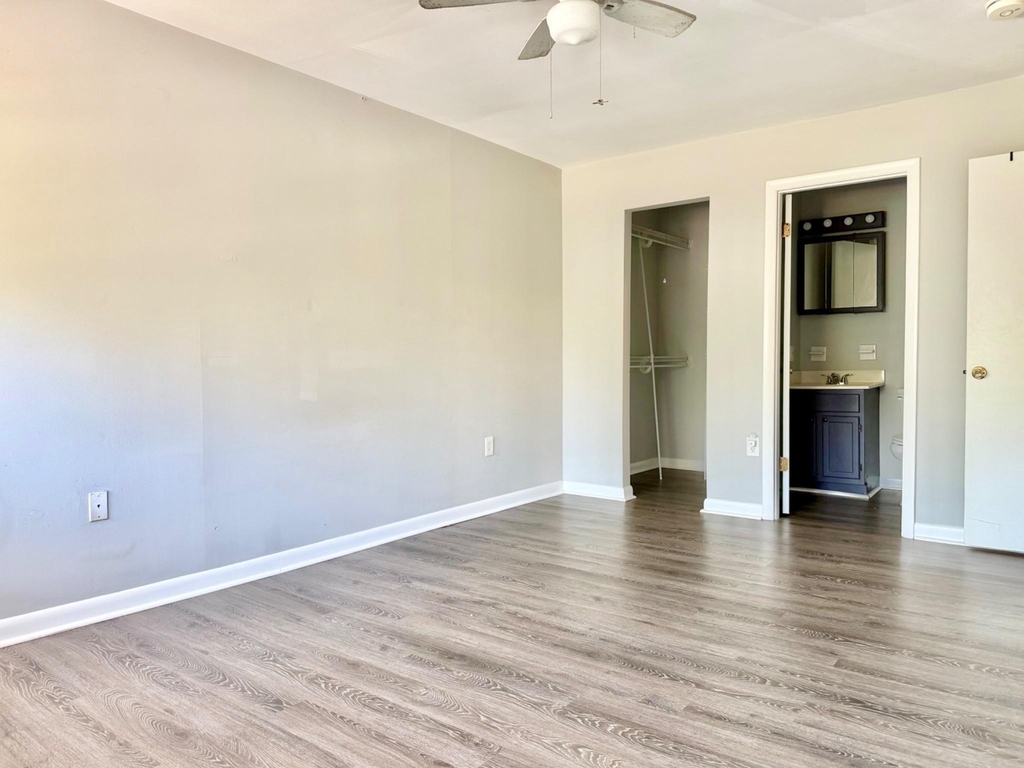 140 Royal Oak Drive - Photo 11