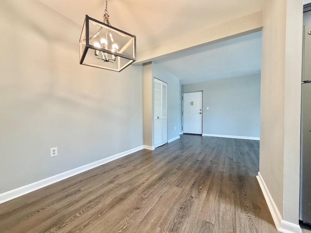 140 Royal Oak Drive - Photo 6