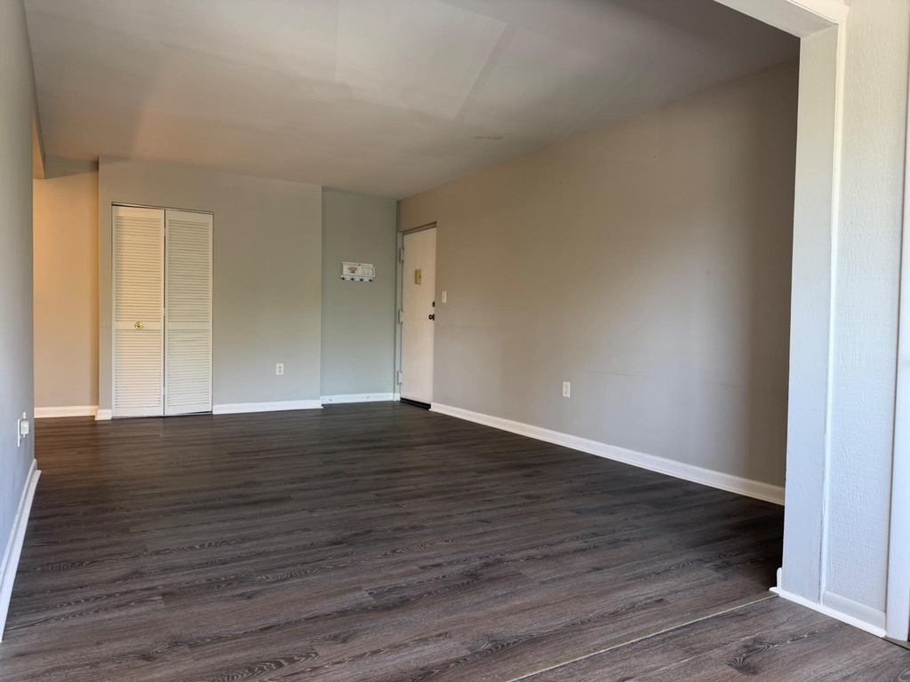 140 Royal Oak Drive - Photo 4