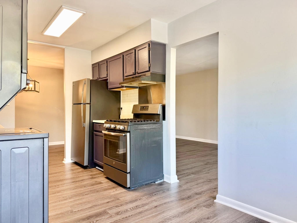 140 Royal Oak Drive - Photo 9