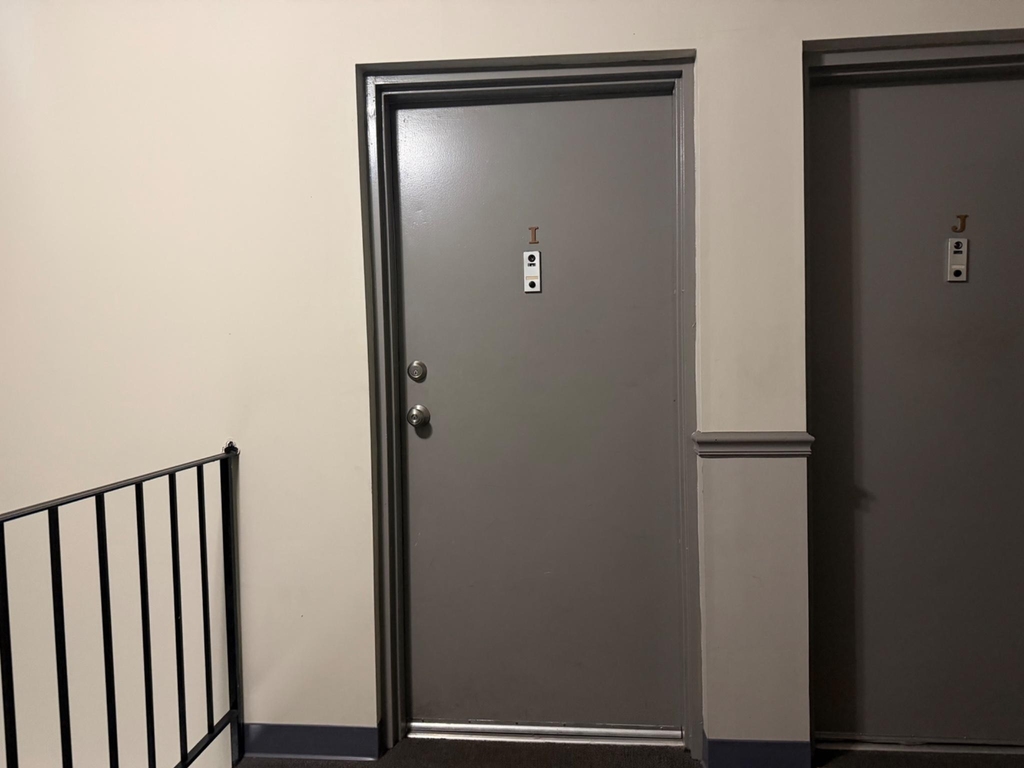 140 Royal Oak Drive - Photo 1