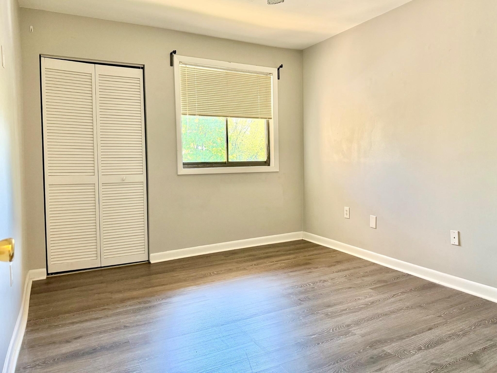 140 Royal Oak Drive - Photo 16