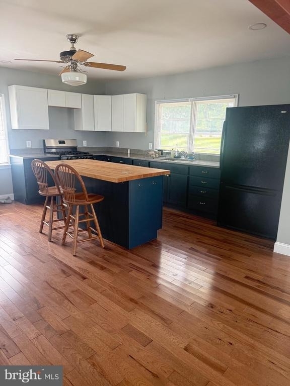 1619 Avenue C - Photo 1