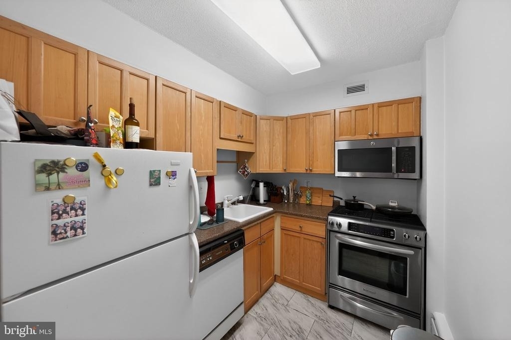 429 N Street Sw - Photo 2