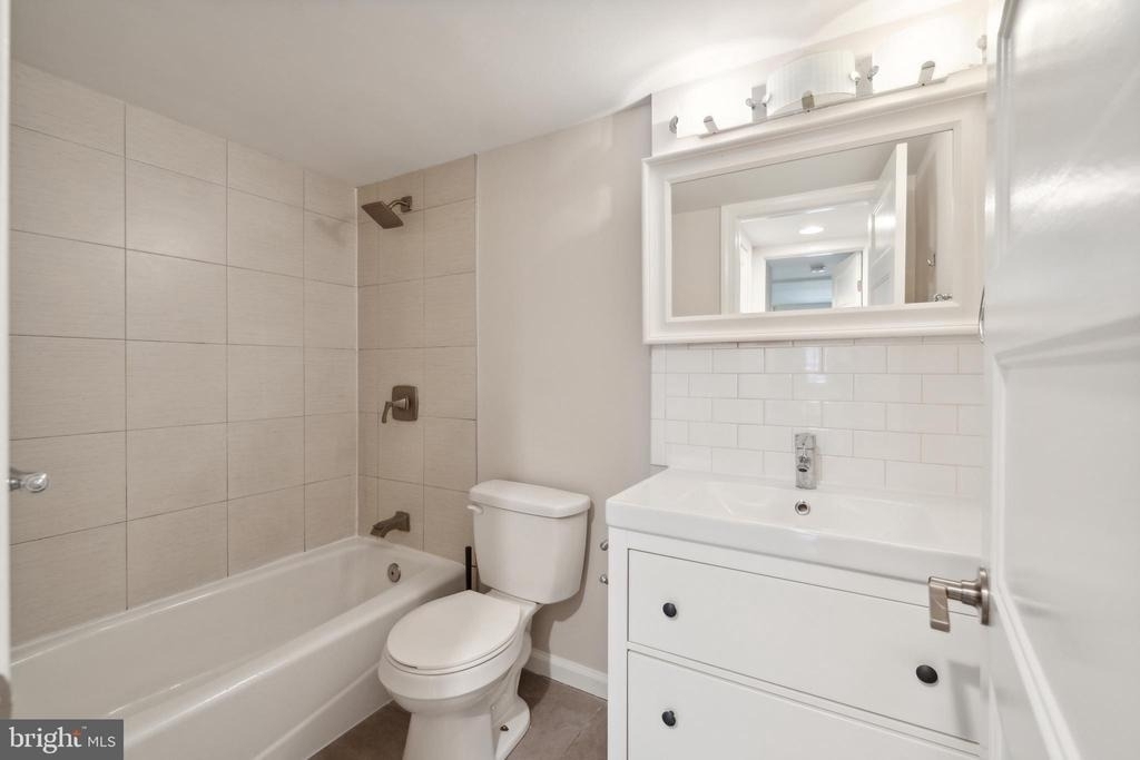 1213 Staples Street Ne - Photo 10