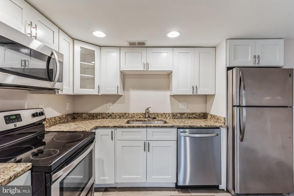 1213 Staples Street Ne - Photo 7