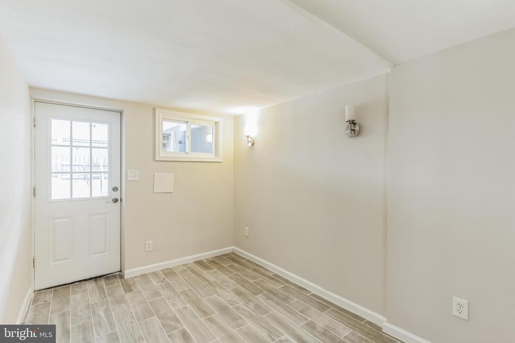 1213 Staples Street Ne - Photo 1