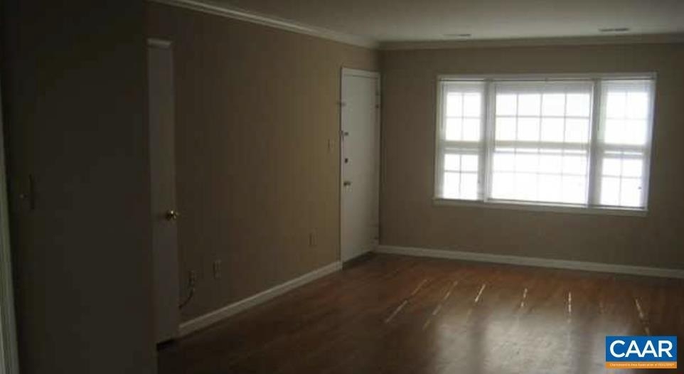 2422 Barracks Pl - Photo 5