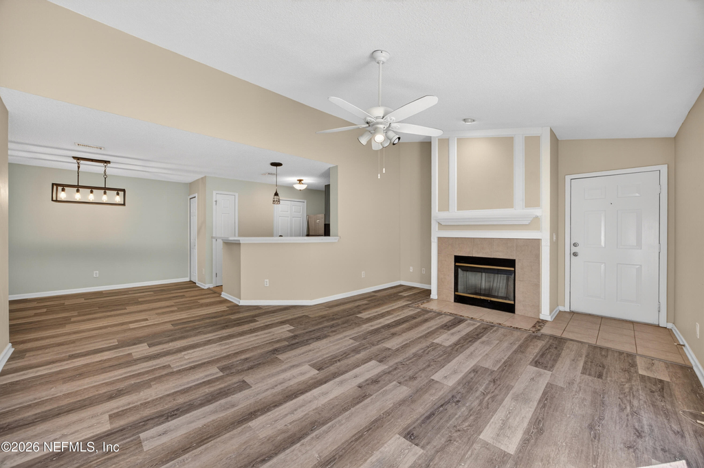 13727 Richmond Park Drive N - Photo 3