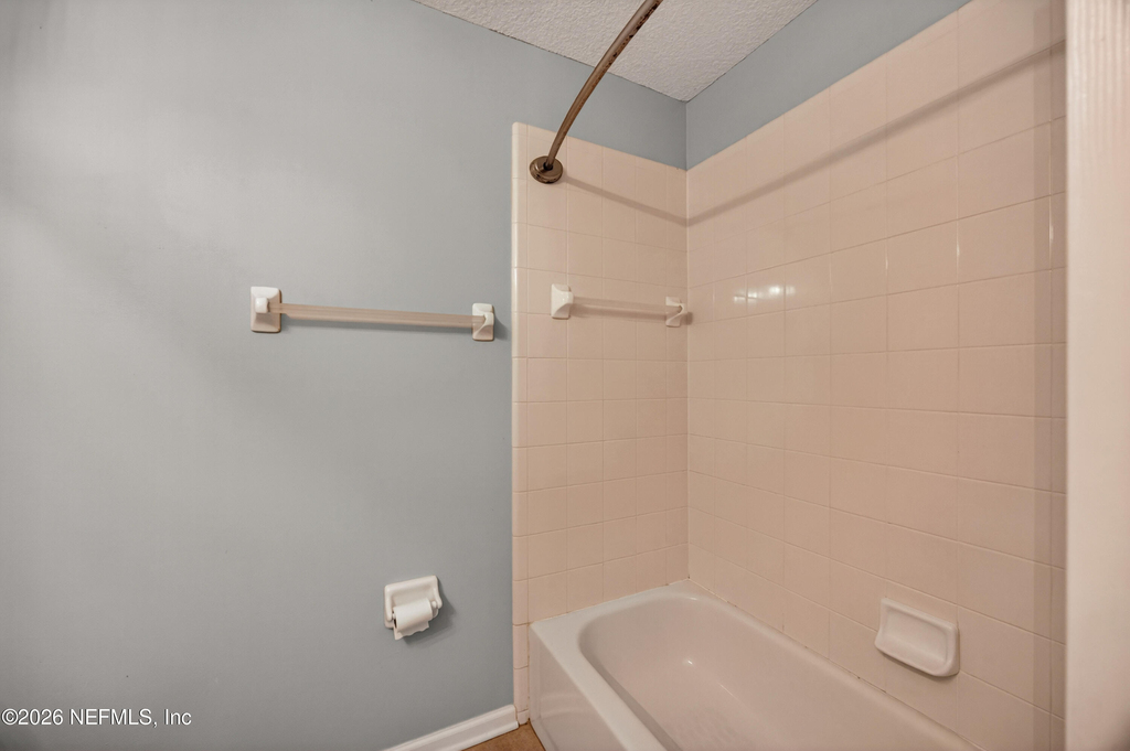13727 Richmond Park Drive N - Photo 18