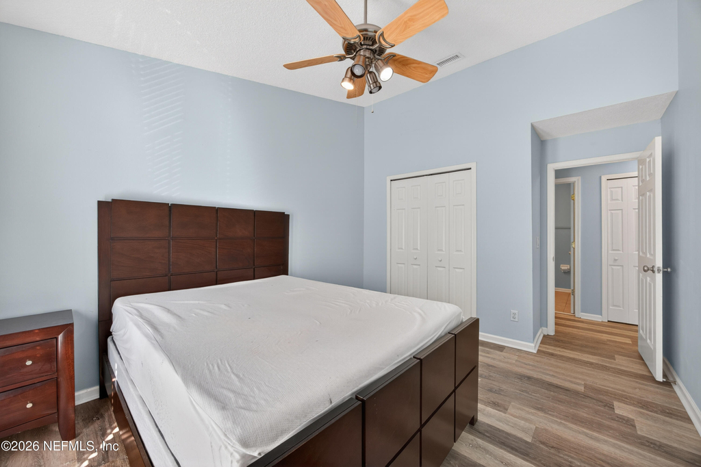 13727 Richmond Park Drive N - Photo 16