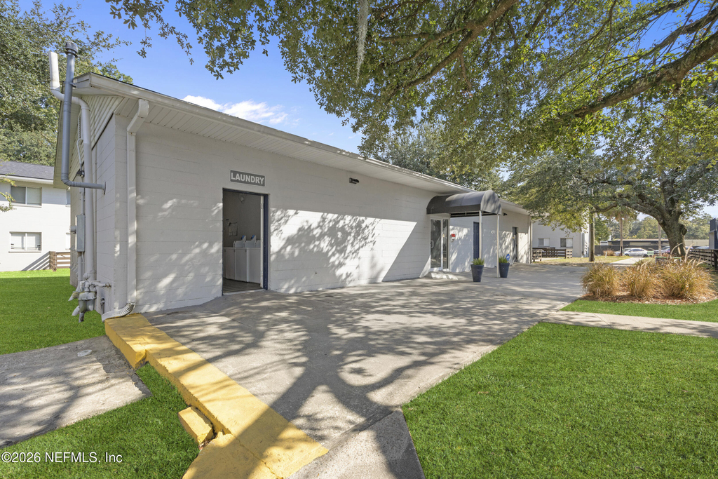 2943 Spring Park Road - Photo 7