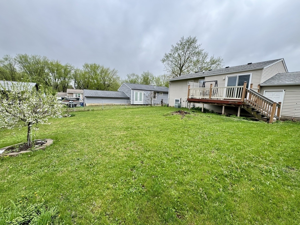 5556 N Thornwood Avenue - Photo 12