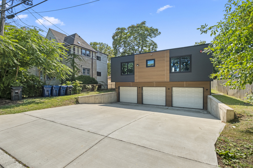 2307 Lake Street - Photo 3