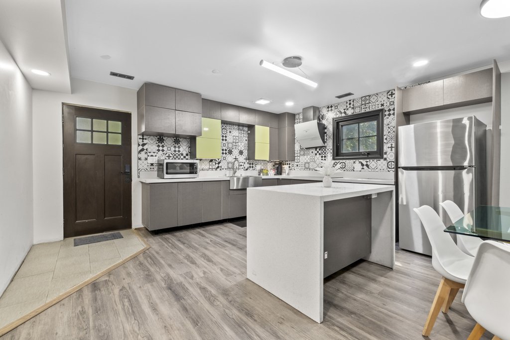 2307 Lake Street - Photo 6