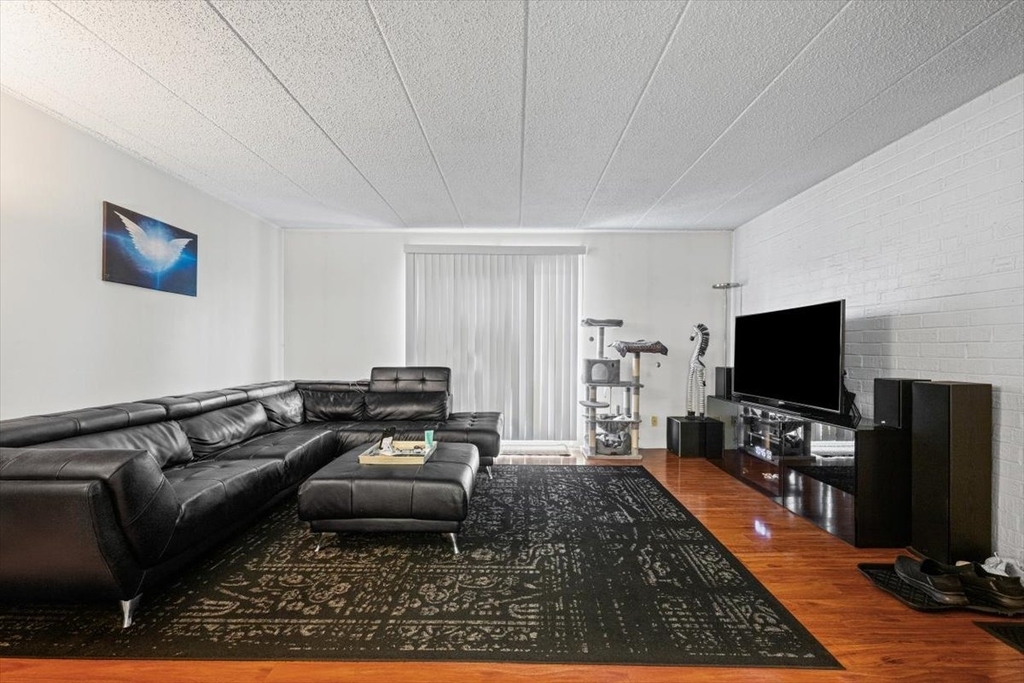 3223 W Parkway Drive - Photo 7