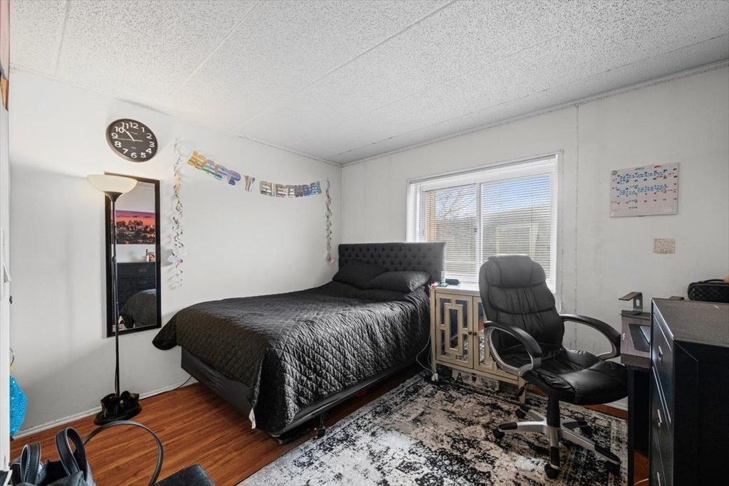 3223 W Parkway Drive - Photo 12