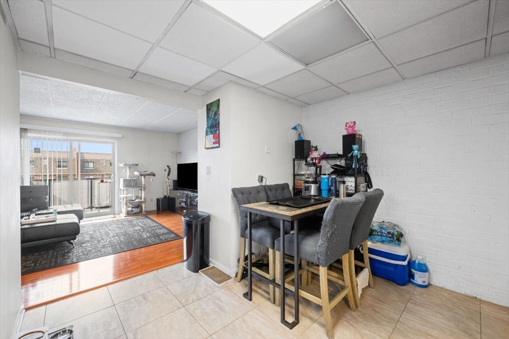 3223 W Parkway Drive - Photo 6