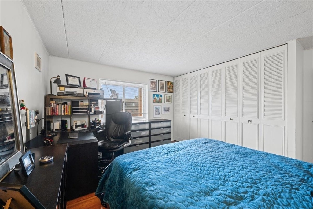 3223 W Parkway Drive - Photo 16