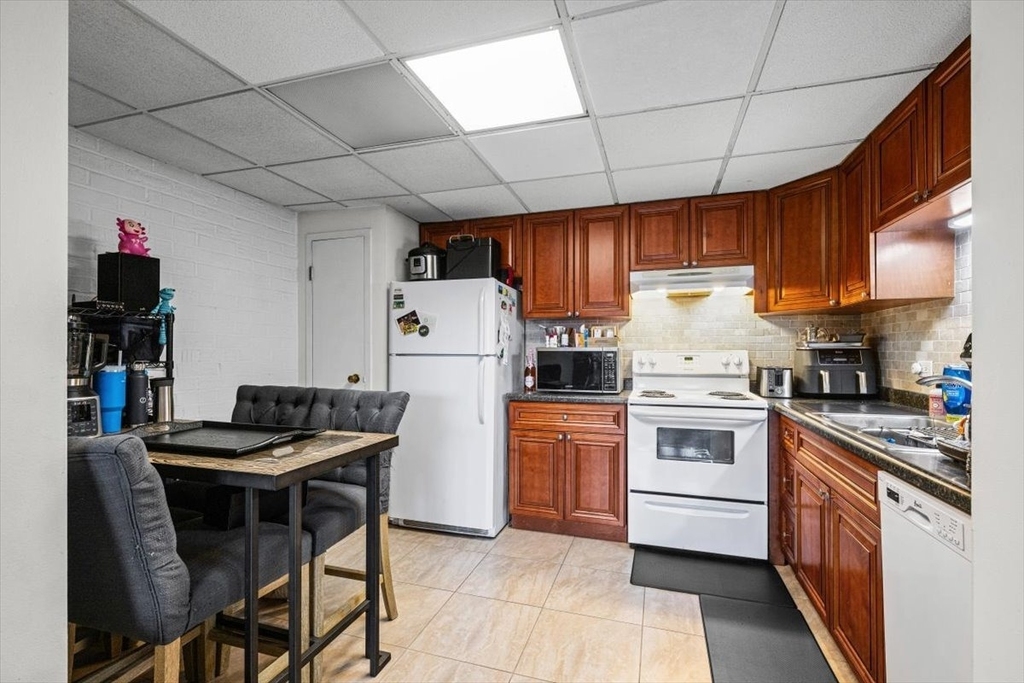 3223 W Parkway Drive - Photo 4