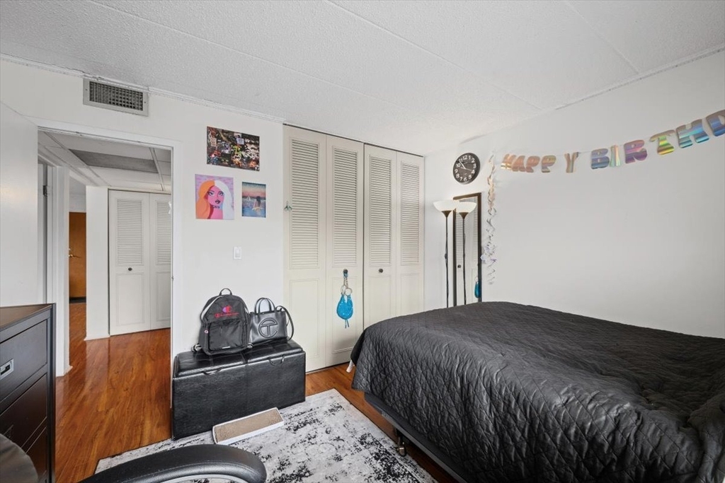 3223 W Parkway Drive - Photo 13