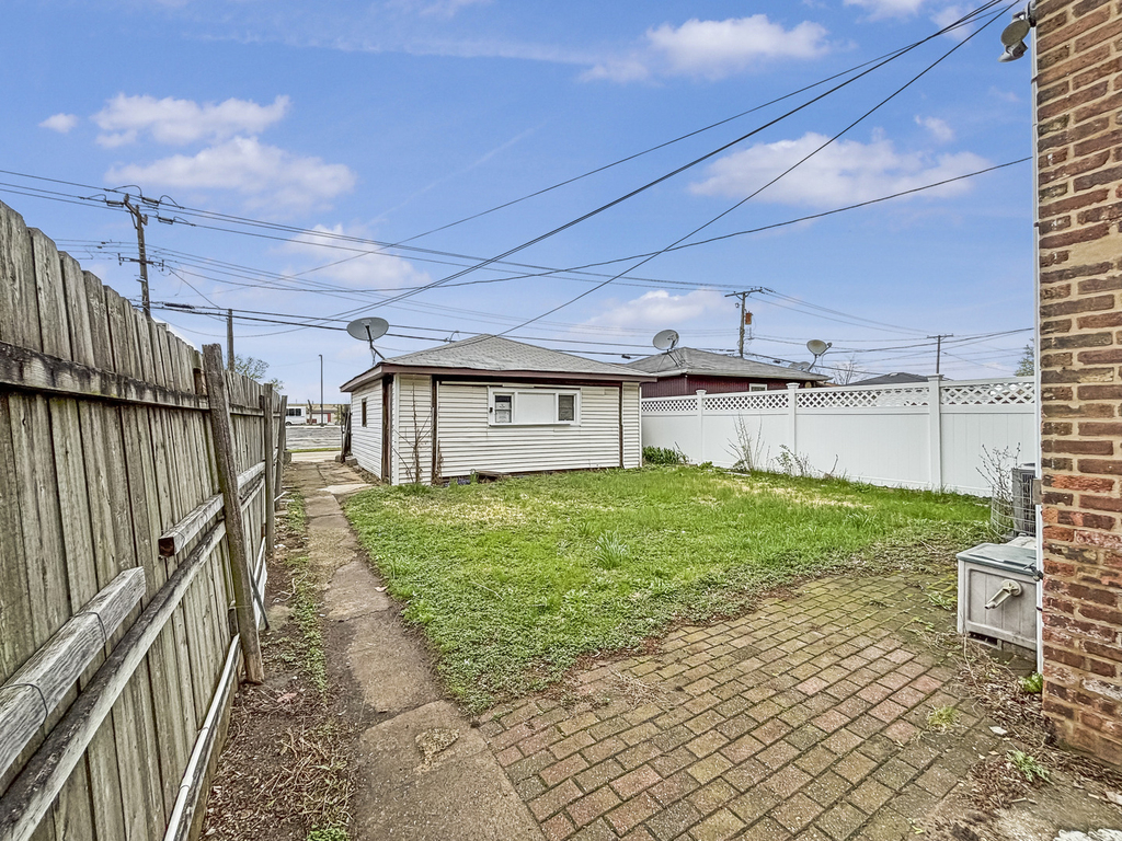 5156 W 63rd Place - Photo 24