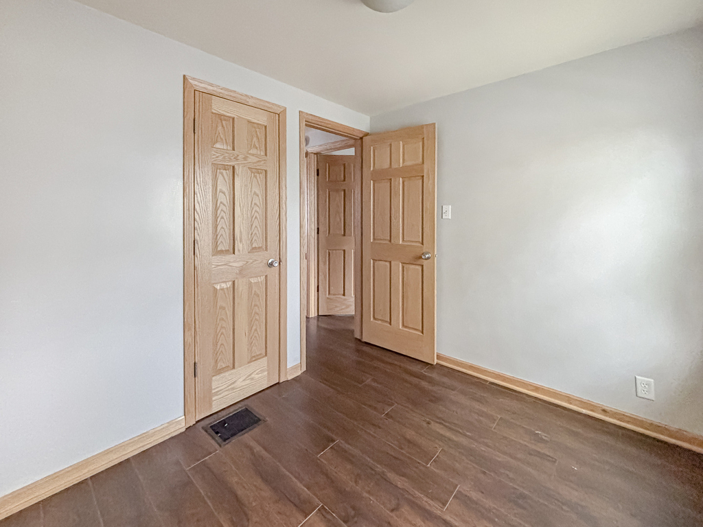 5156 W 63rd Place - Photo 10
