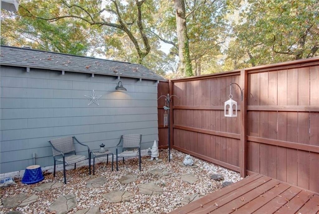 1426 Clermont Avenue - Photo 11