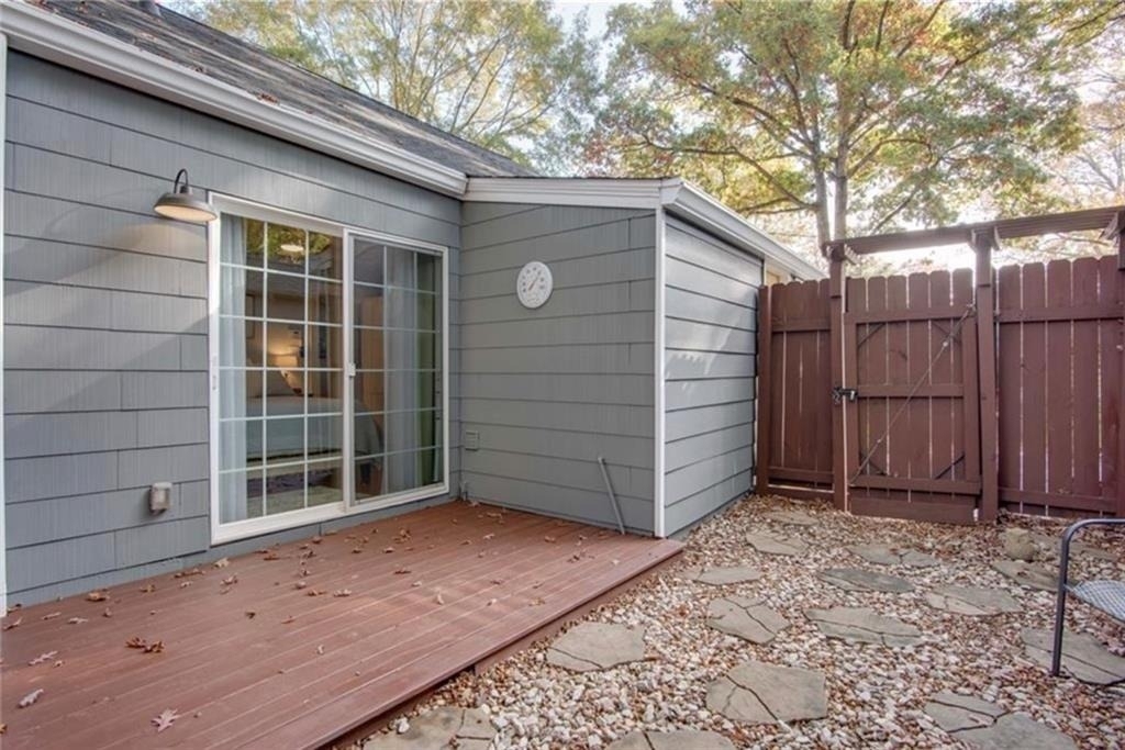 1426 Clermont Avenue - Photo 13