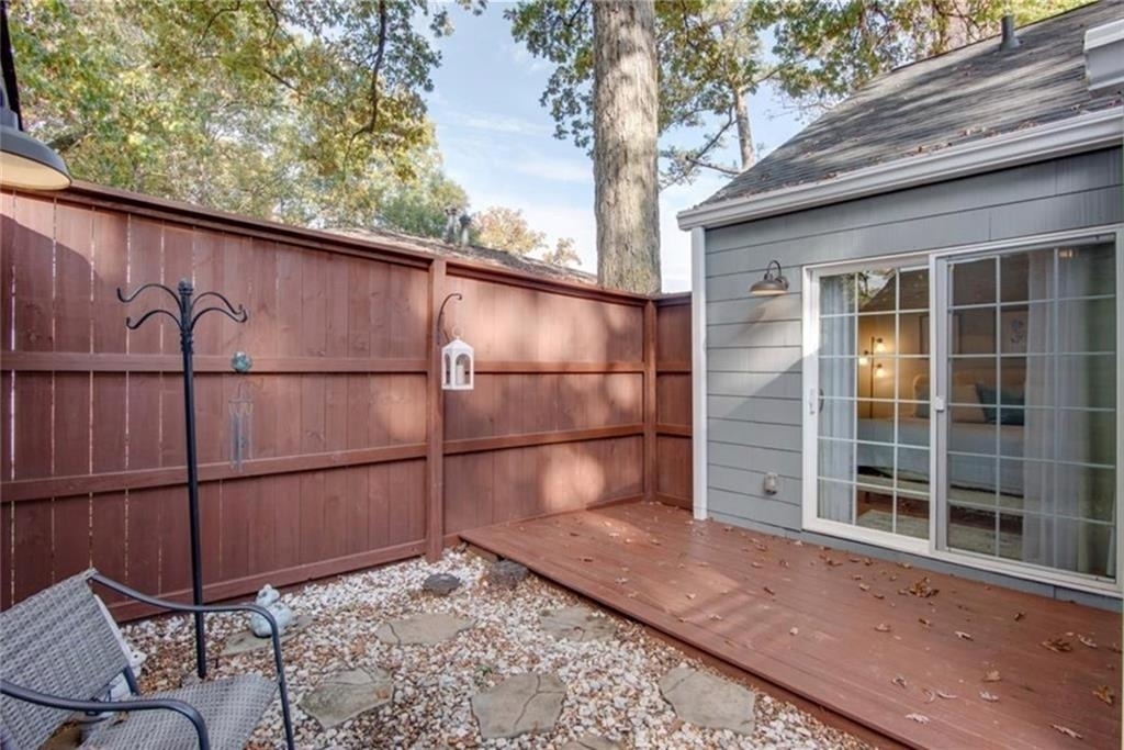 1426 Clermont Avenue - Photo 12