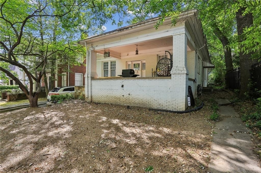 385 10th Street Ne - Photo 1