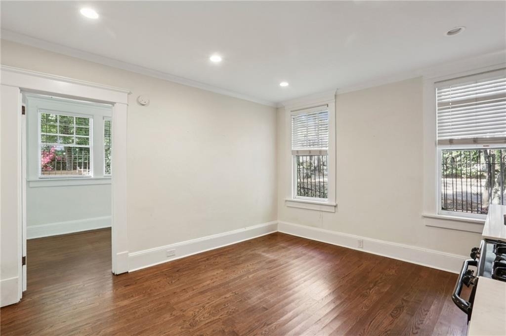 385 10th Street Ne - Photo 6