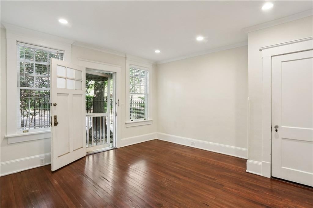 385 10th Street Ne - Photo 2