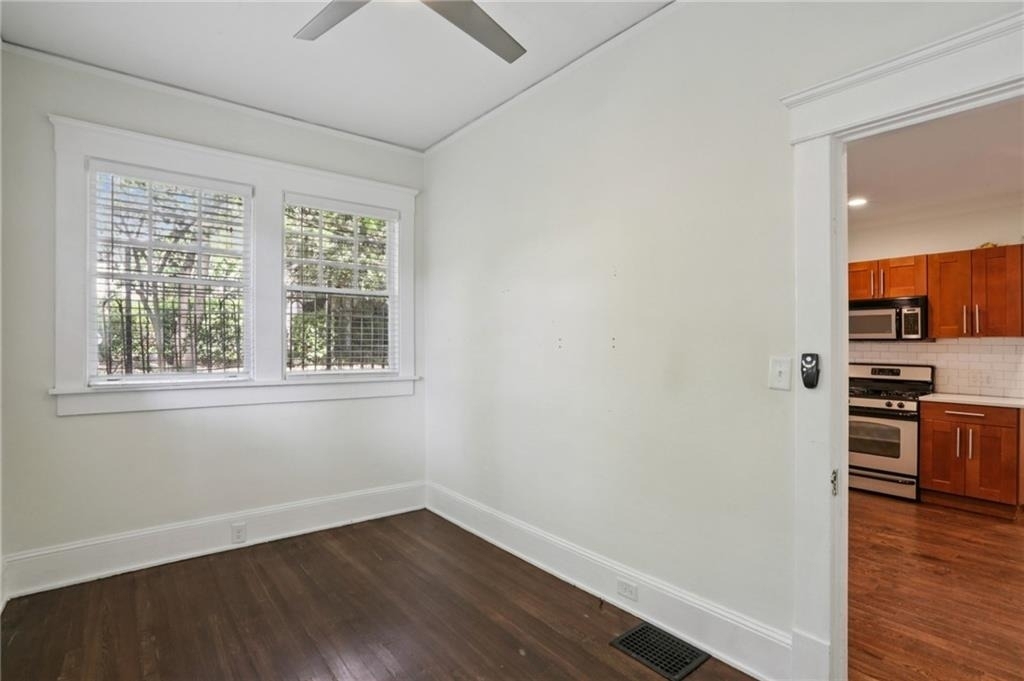 385 10th Street Ne - Photo 10