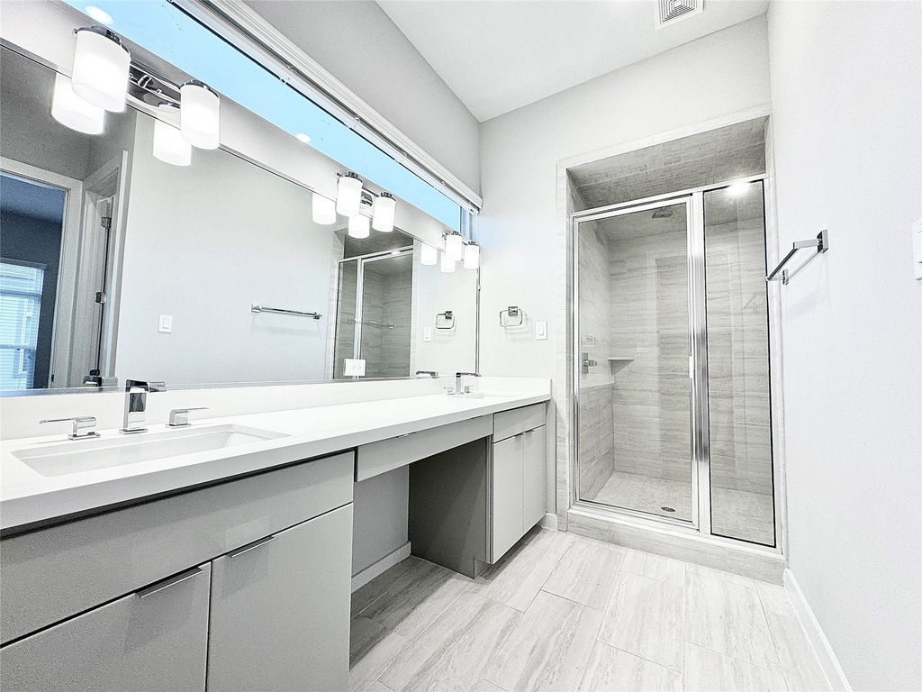 5815 Fairdale Lane - Photo 11