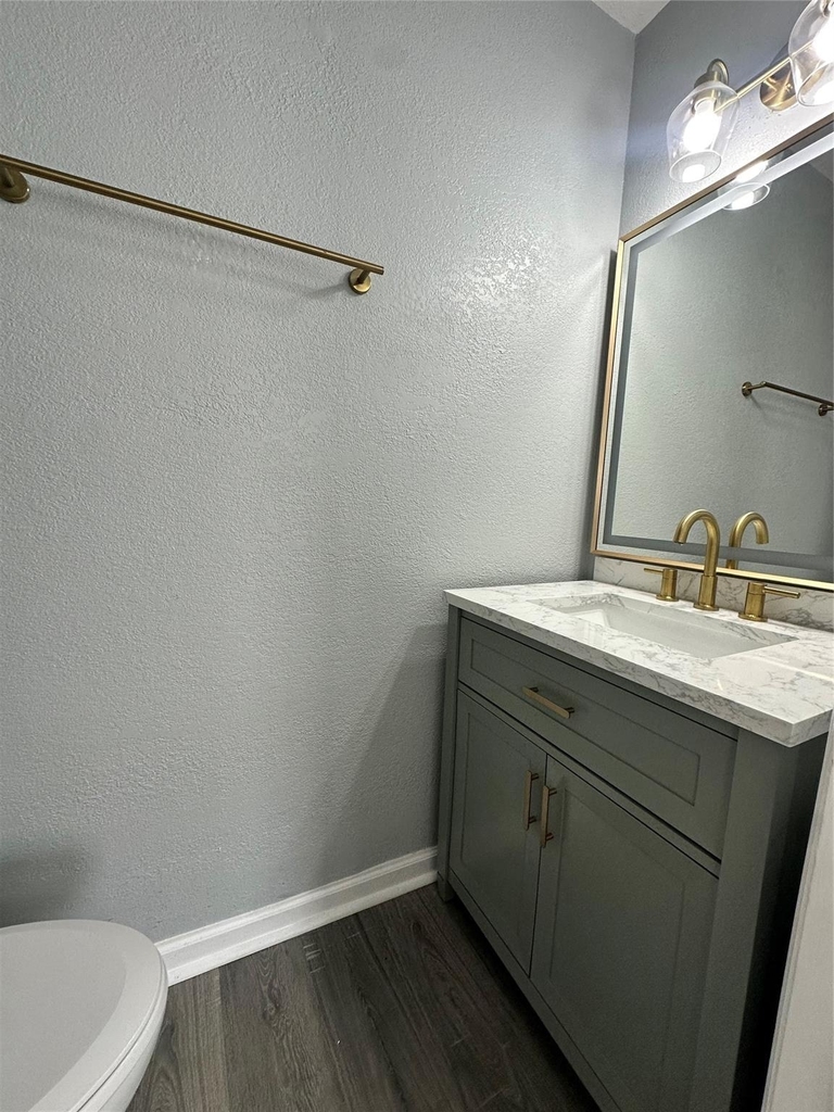502 Avenue F - Photo 10