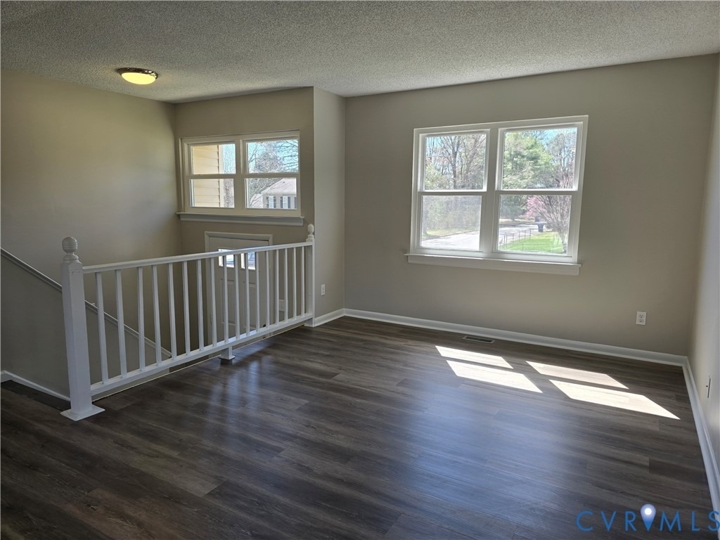 10200 Stroud Lane - Photo 5