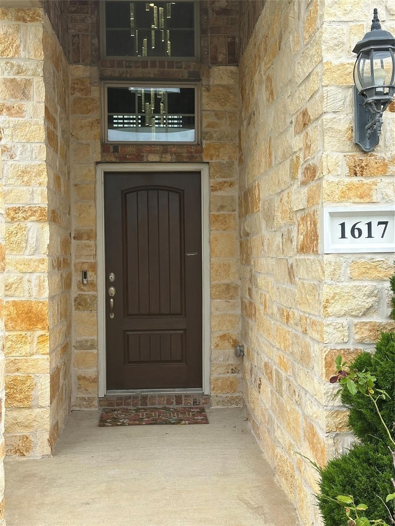 1617 Darwin Cedar Drive - Photo 3