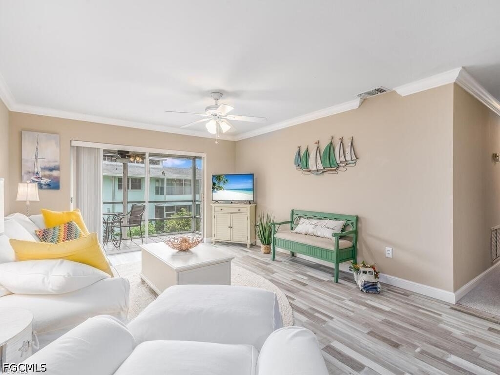 1010 Tropic Terrace - Photo 4